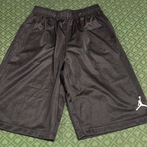 Nike mesh boys shorts size large